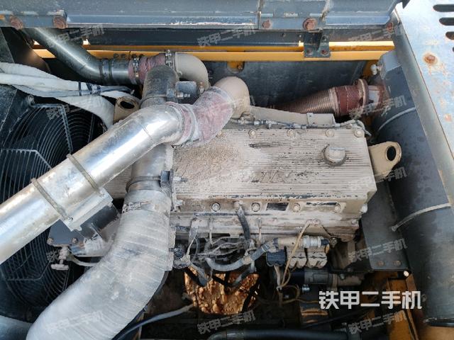 發(fā)動(dòng)機(jī)室（上車(chē)部件）