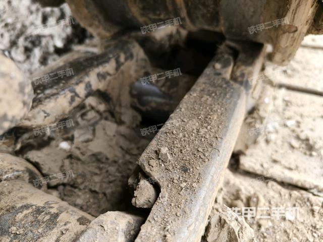 右側(cè)行走馬達蓋板（行走機構(gòu)）