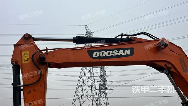 大臂整體?右側(cè)(工作和回轉(zhuǎn)裝置) 大臂整體?右側(cè)(工作和回轉(zhuǎn)裝置)