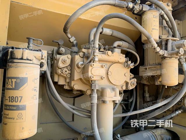 液壓泵艙室正面整體（整機(jī)外觀）