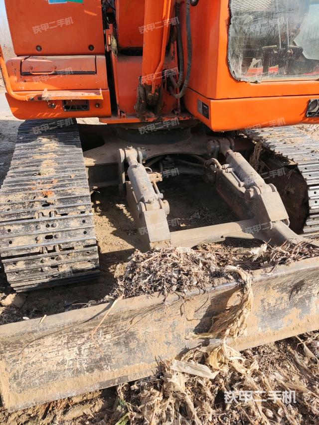 轉(zhuǎn)盤和下車架正前（工作和回轉(zhuǎn)裝置）