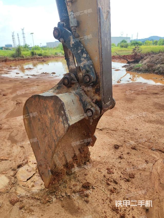 铲斗45度(工作和回转装置) 铲斗45度(工作和回转装置)