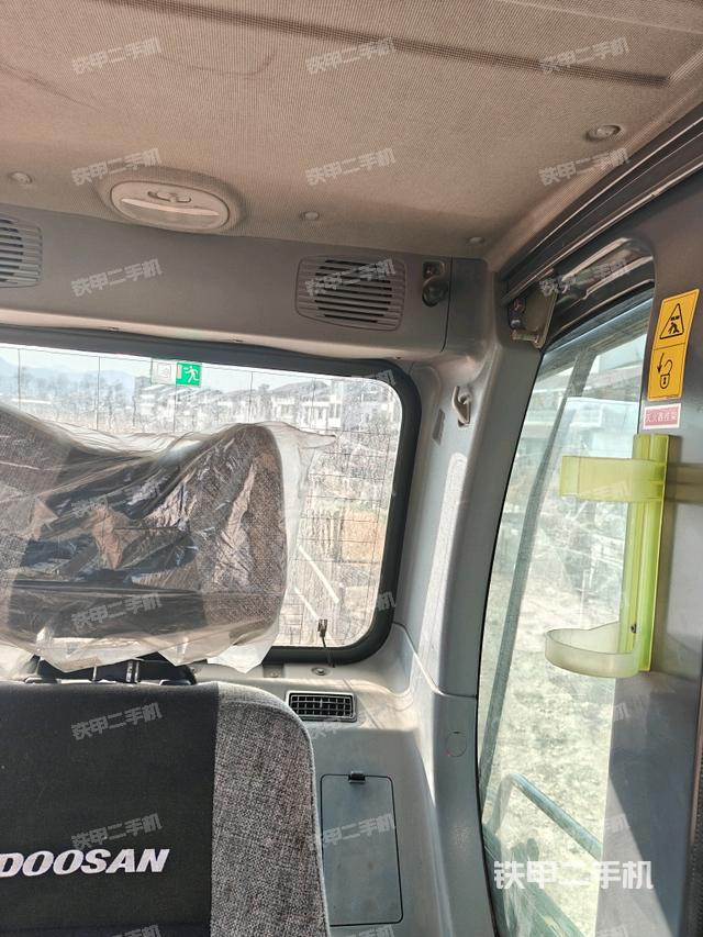 座椅后部(駕駛室部分) 座椅后部(駕駛室部分)