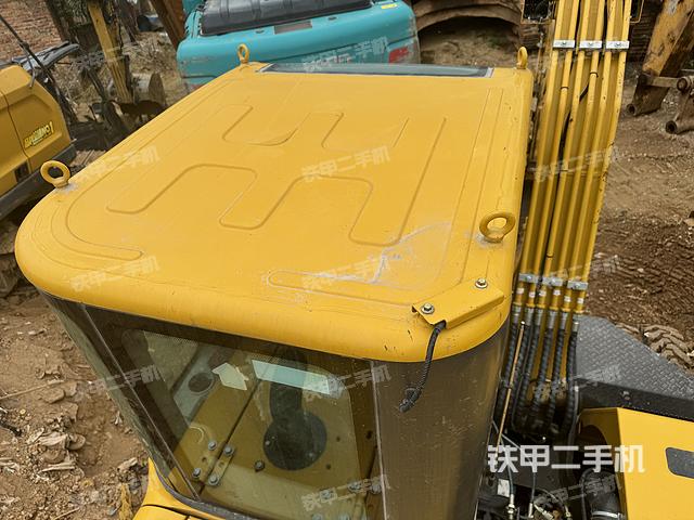 駕駛室頂部(整機外觀) 駕駛室頂部(整機外觀)