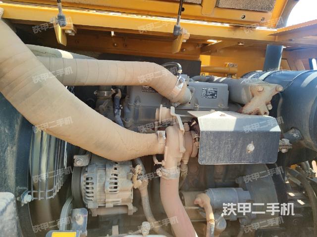 发动机室(上车部件) 发动机室(上车部件)