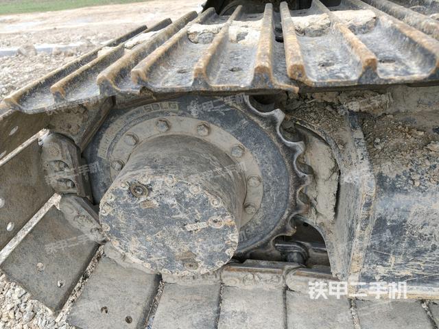 右驅(qū)動輪（行走機(jī)構(gòu)）