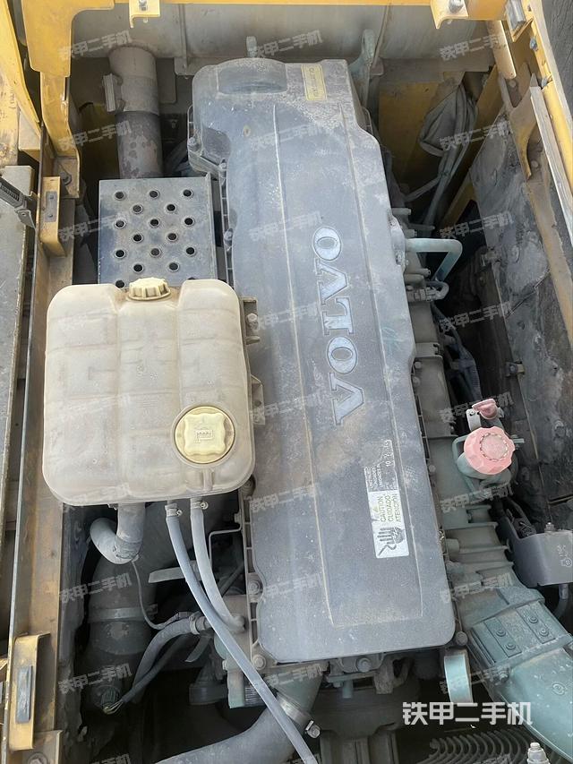 發(fā)動(dòng)機(jī)整體俯視（整機(jī)外觀）