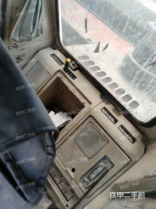 座椅后部(駕駛室部分) 座椅后部(駕駛室部分)