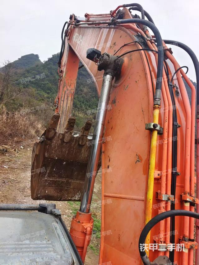 大臂根部?斜視（工作和回轉(zhuǎn)裝置）