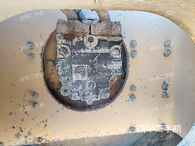 驾驶室操作台（设备外观及核心部件）