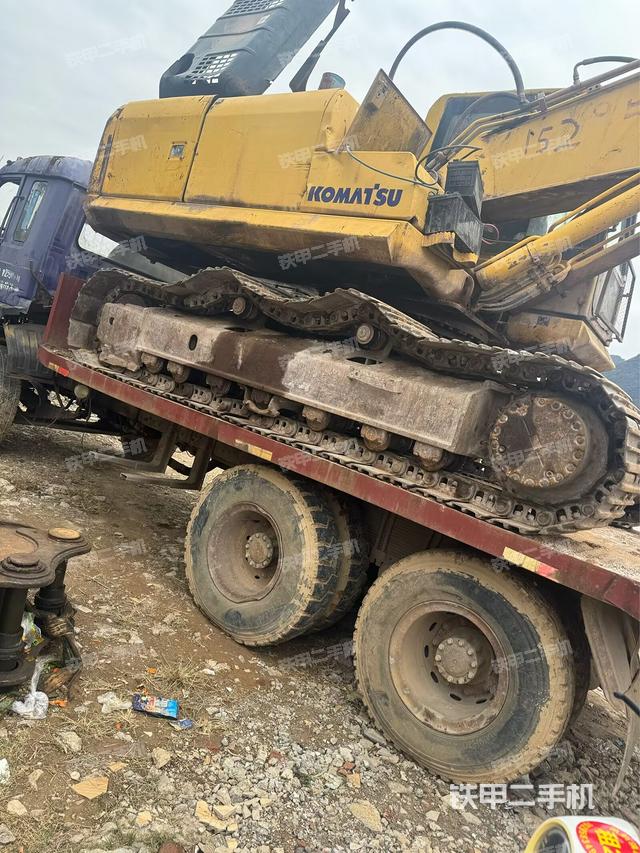 大臂油缸整体 竖拍（工作和回转装置）