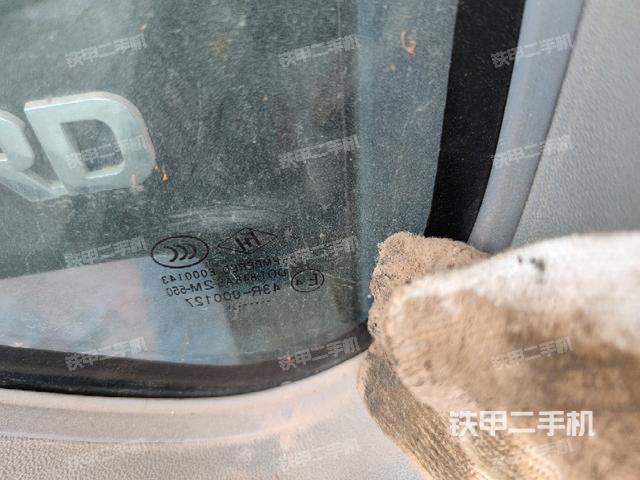 后窗玻璃角標(駕駛室部分) 后窗玻璃角標(駕駛室部分)