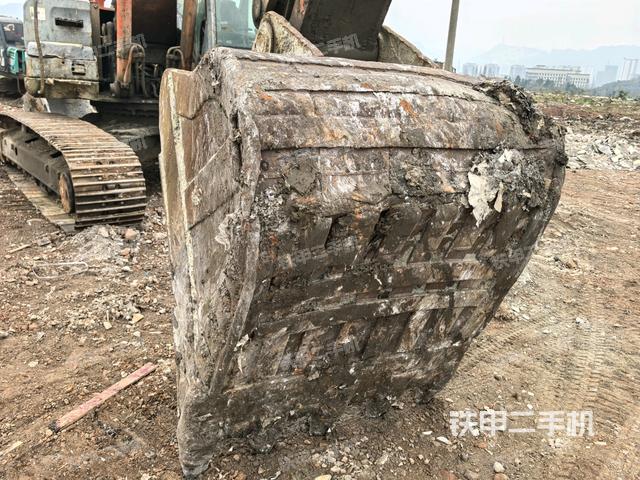 小臂整體左后(工作和回轉(zhuǎn)裝置) 小臂整體左后(工作和回轉(zhuǎn)裝置)