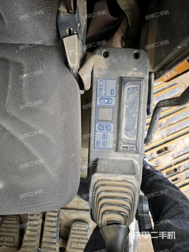 座椅左側(cè)控制臺/音響/含左手柄（駕駛室部分）