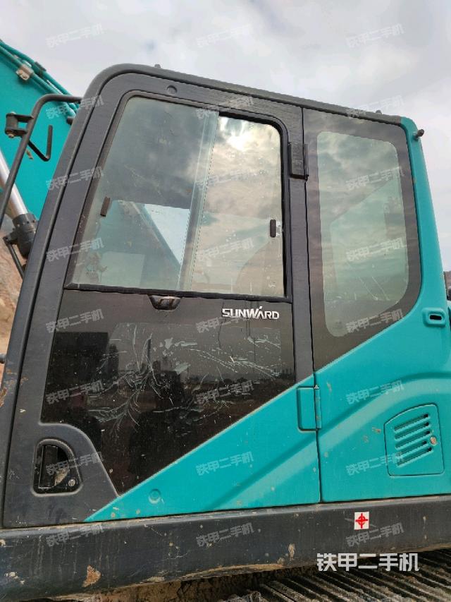 駕駛室正側(cè)(駕駛室部分) 駕駛室正側(cè)(駕駛室部分)