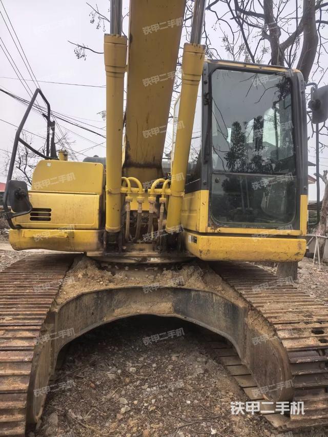 大臂油缸整体 竖拍（工作和回转装置）