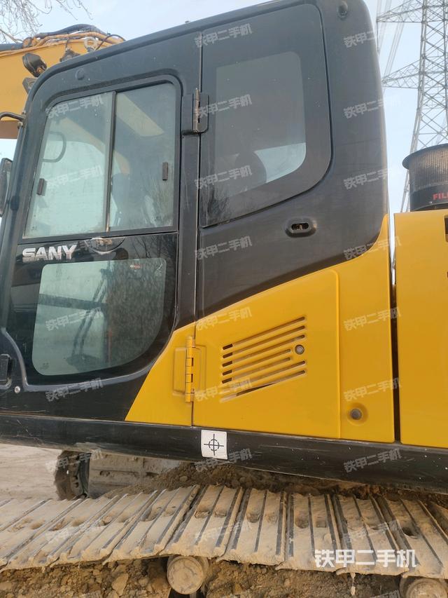 駕駛室左后45度(駕駛室部分) 駕駛室左后45度(駕駛室部分)