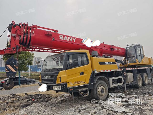 右前45度（汽车起重机外观）