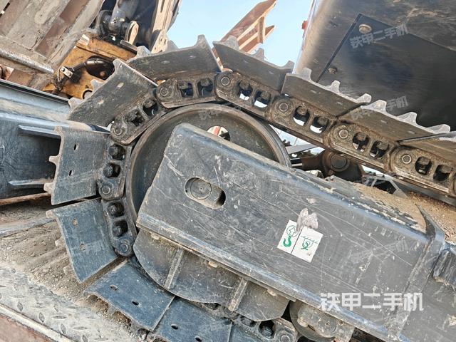 左側(cè)履帶整體?(行走機(jī)構(gòu)) 左側(cè)履帶整體?(行走機(jī)構(gòu))