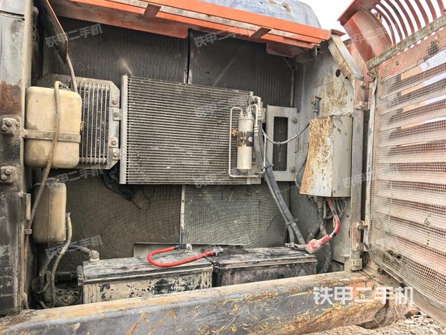散熱器正面(大件艙室) 散熱器正面(大件艙室)