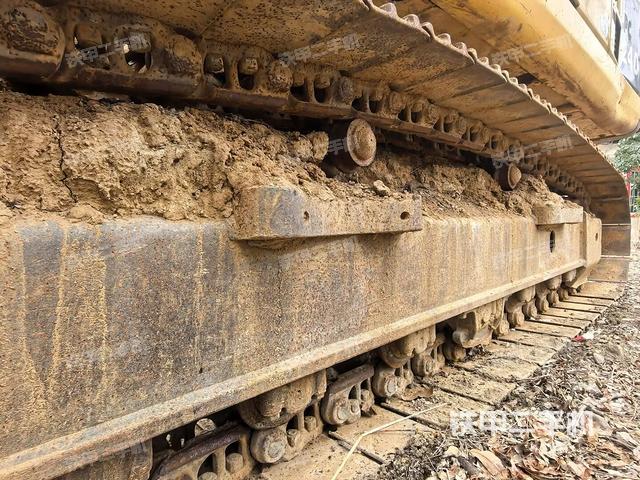 右侧行走马达盖板（行走机构）