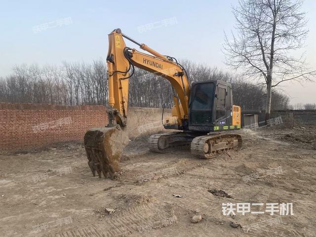 駕駛室頂部（整機外觀）