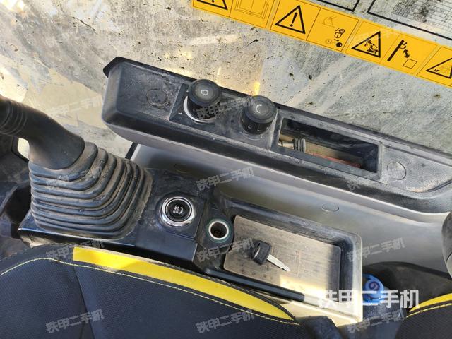 座椅左側(cè)控制臺(tái)/音響/含左手柄（駕駛室部分）