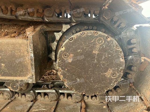 右側(cè)行走馬達蓋板(行走機構(gòu)) 右側(cè)行走馬達蓋板(行走機構(gòu))