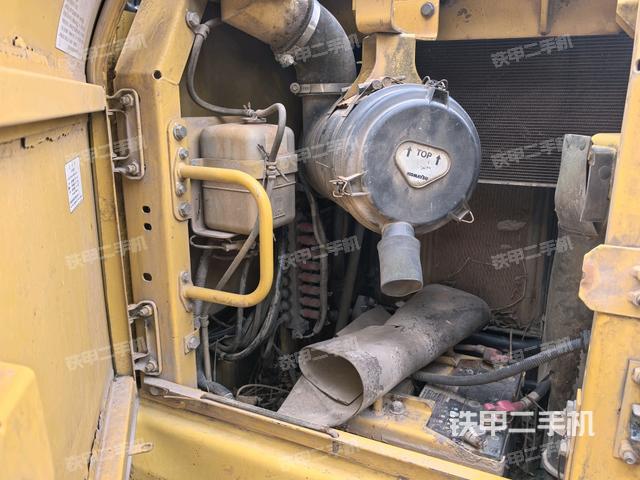 散熱器正面(大件艙室) 散熱器正面(大件艙室)
