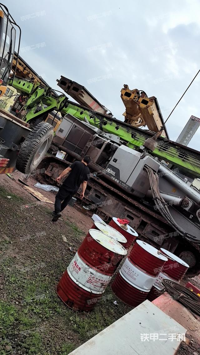 整機右側(cè)(設備外觀及核心部件) 整機右側(cè)(設備外觀及核心部件)