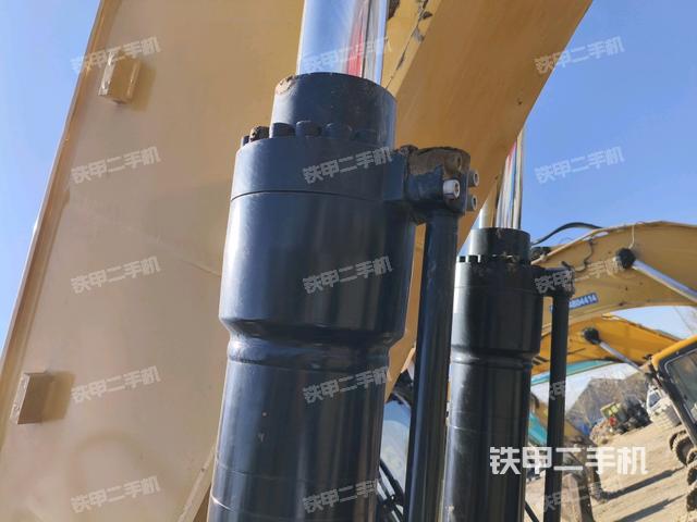 大臂油缸整體?豎拍（工作和回轉(zhuǎn)裝置）