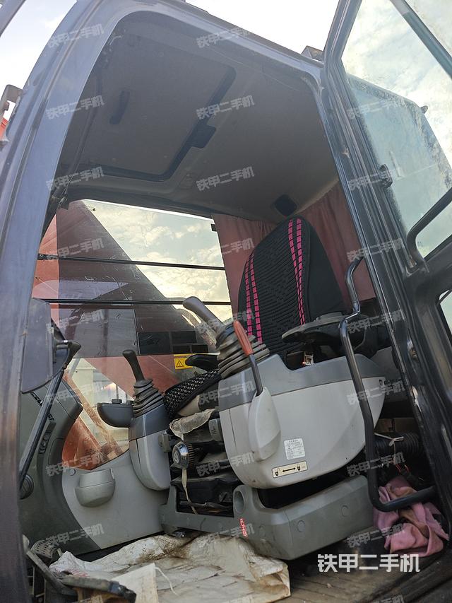 驾驶室整体（整机外观）