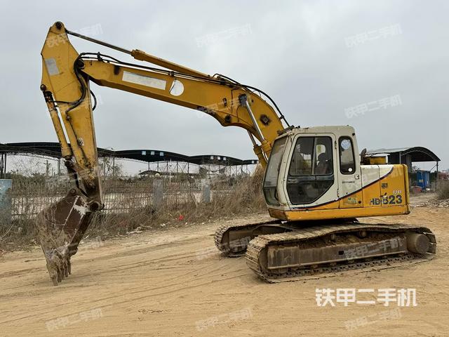 加藤HD823MR II挖掘机
