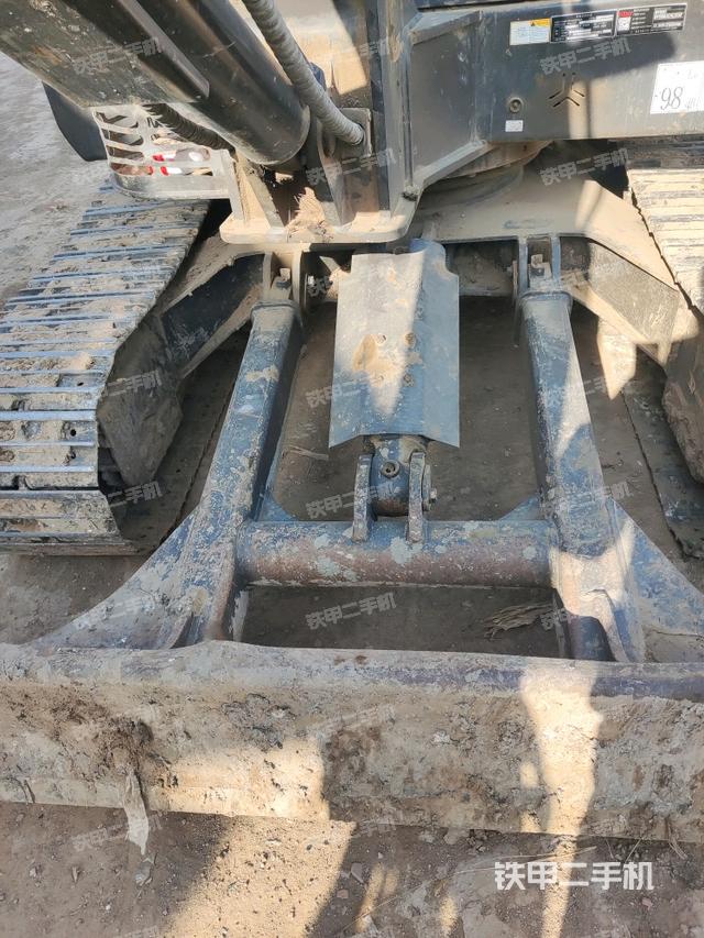 轉(zhuǎn)盤和下車架正前（工作和回轉(zhuǎn)裝置）