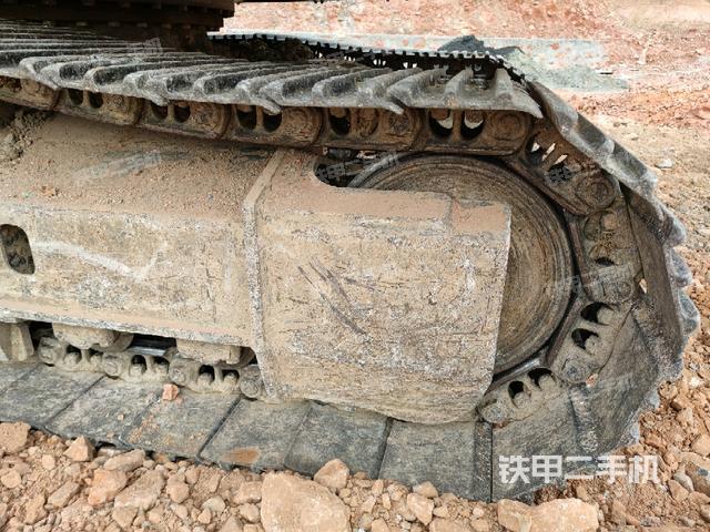 右側(cè)行走馬達蓋板(行走機構(gòu)) 右側(cè)行走馬達蓋板(行走機構(gòu))