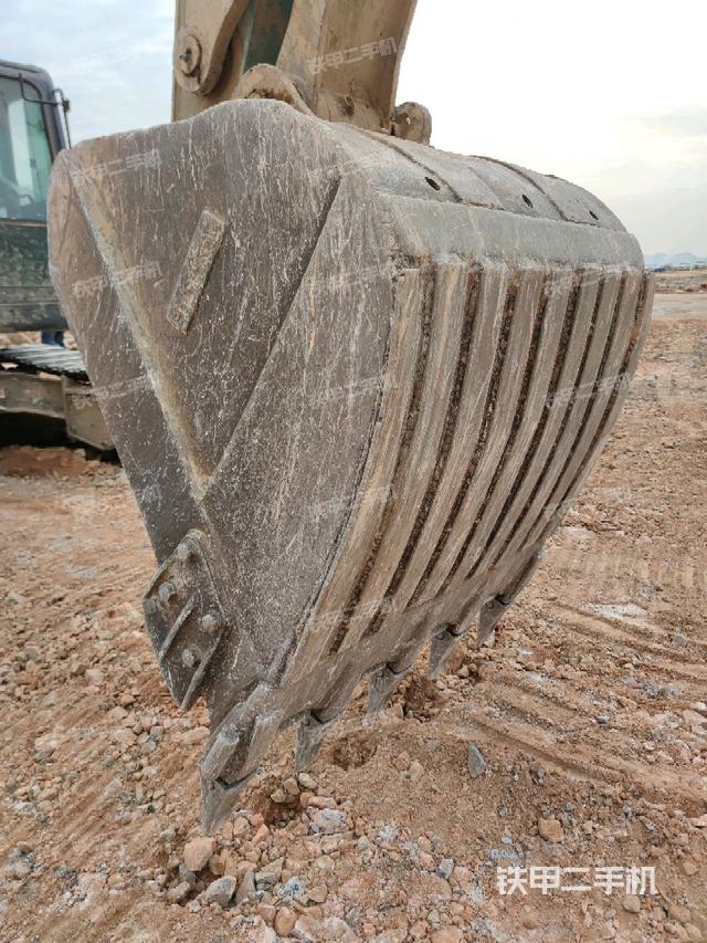 鏟斗45度(工作和回轉(zhuǎn)裝置) 鏟斗45度(工作和回轉(zhuǎn)裝置)