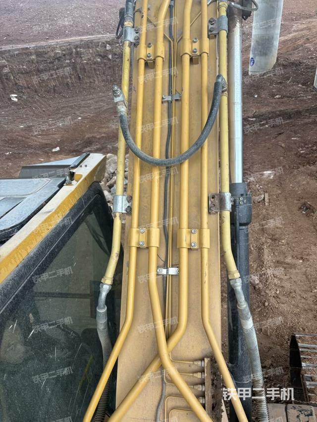 轉(zhuǎn)盤和下車架正前(工作和回轉(zhuǎn)裝置) 轉(zhuǎn)盤和下車架正前(工作和回轉(zhuǎn)裝置)