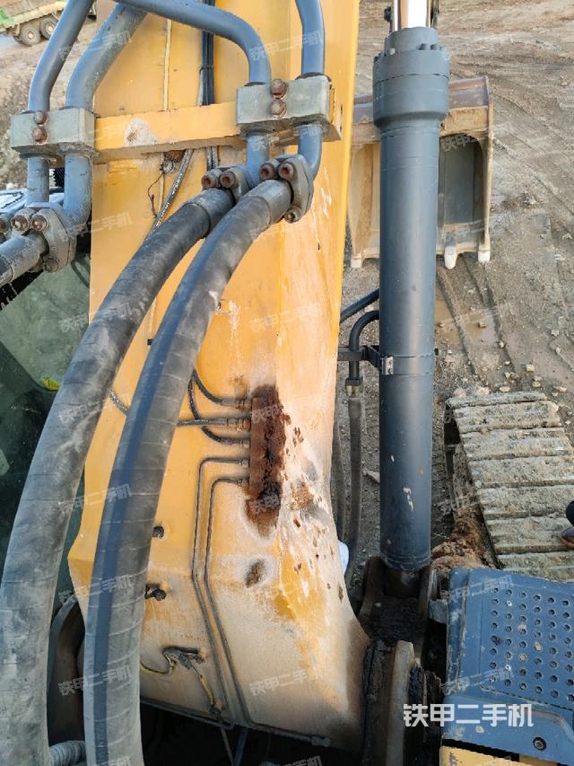 大臂背部俯視（工作和回轉(zhuǎn)裝置）