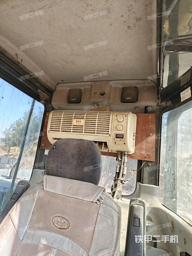 座椅左側(cè)控制臺/音響/含左手柄（駕駛室部分）