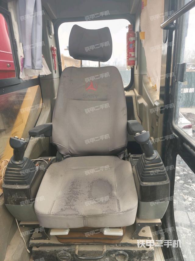 操作室内部（起重机驾驶室正侧及内部，操作室及内部）