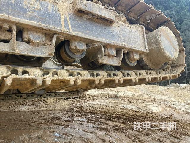 單側(cè)履帶整體（整機(jī)外觀）