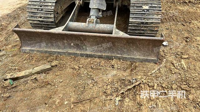 轉(zhuǎn)盤(pán)和下車(chē)架正前(工作和回轉(zhuǎn)裝置) 轉(zhuǎn)盤(pán)和下車(chē)架正前(工作和回轉(zhuǎn)裝置)