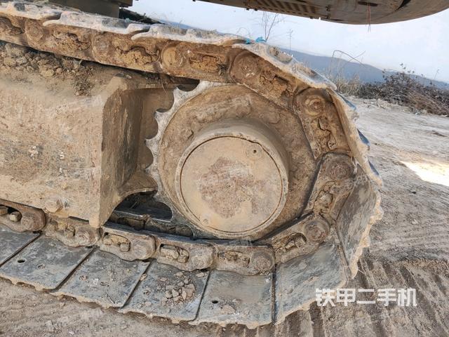 右驅(qū)動(dòng)輪（行走機(jī)構(gòu)）