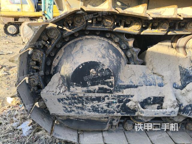 右驅(qū)動輪(推土機底盤及工作裝置) 右驅(qū)動輪(推土機底盤及工作裝置)