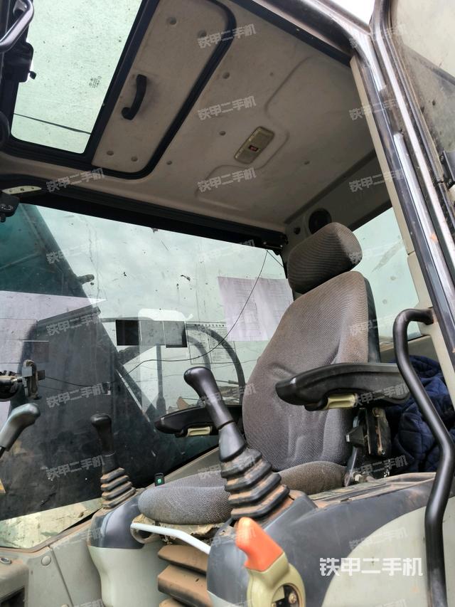 座椅后部（駕駛室部分）