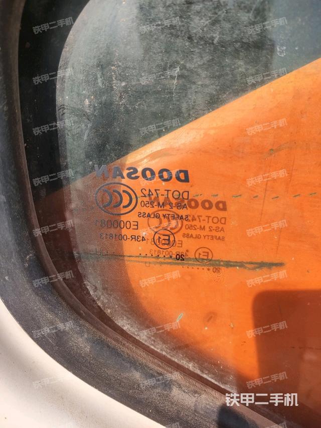 后窗玻璃角標(biāo)（駕駛室部分）