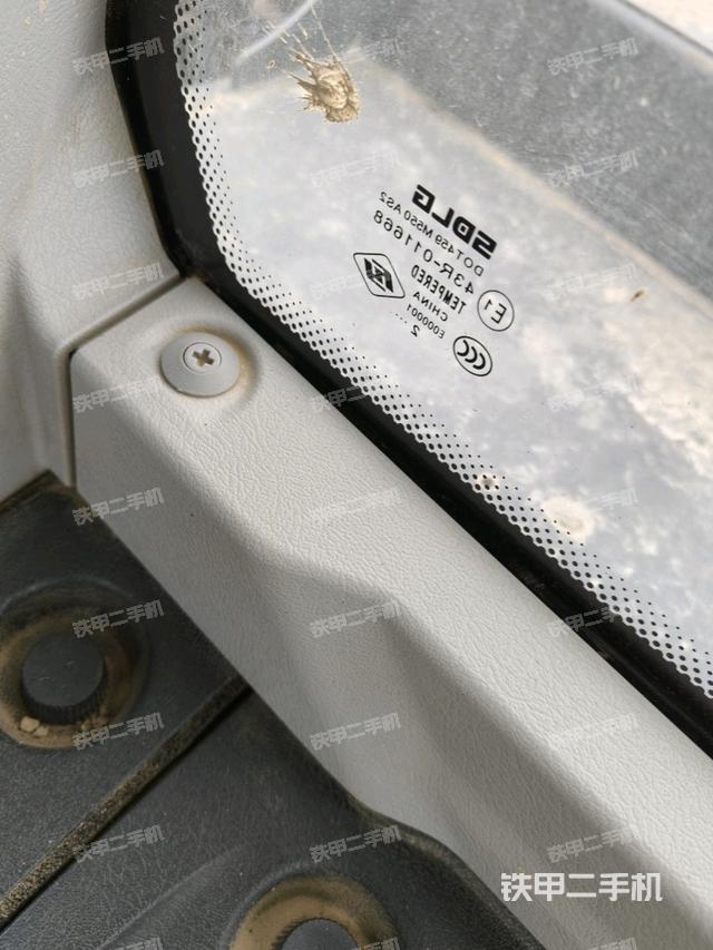 后窗玻璃角標（駕駛室部分）