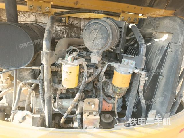 發(fā)動(dòng)機(jī)室（上車部件）