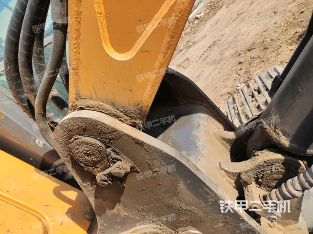 大臂根部?斜（工作和回轉(zhuǎn)裝置）