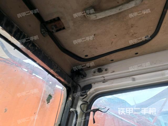 左后方玻璃角標(biāo)(駕駛室部分) 左后方玻璃角標(biāo)(駕駛室部分)